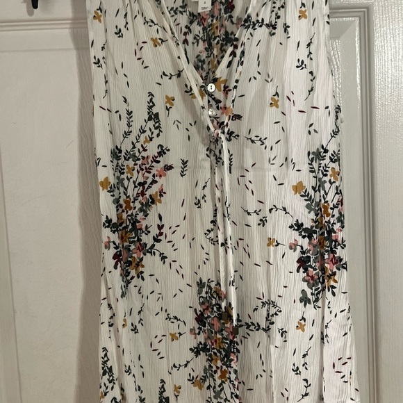 Market & Spruce Floral Sleeveless Blouse - White and Multicolor - Picture 2 of 6